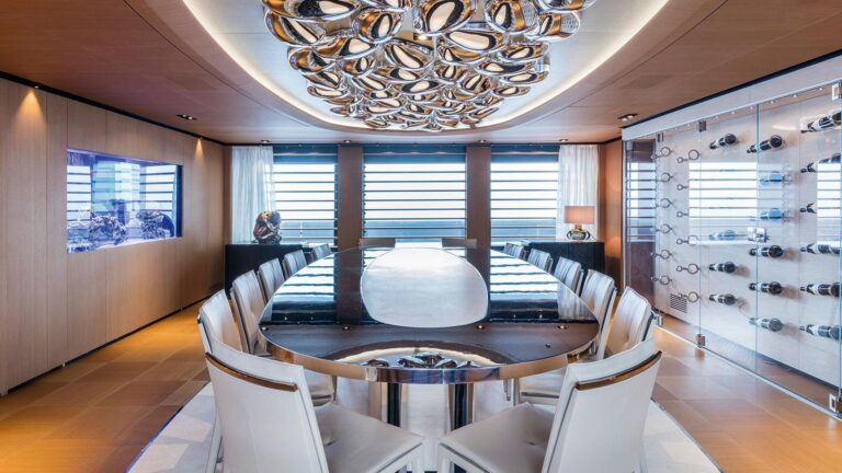 Yacht SUERTE - Dining