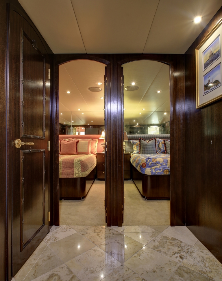 Yacht SUNDAY MONEY - 021