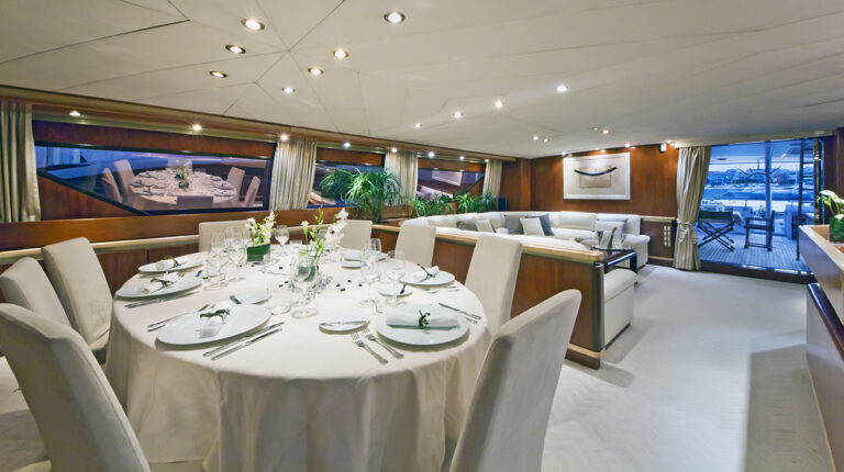 Yacht SUNLINER X -  Formal Dining