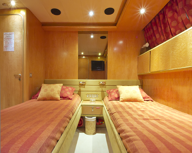 Yacht SUNLINER X -  Twin Cabin