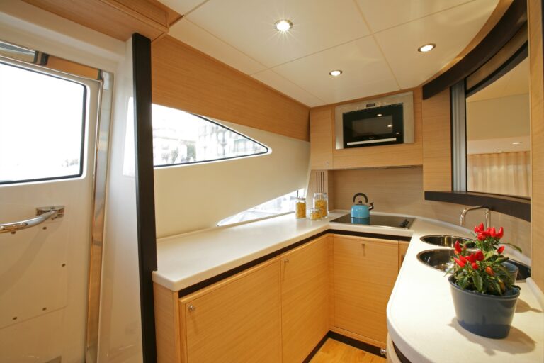 Yacht SUSY - 014