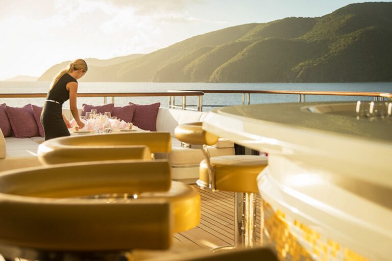 Yacht Solandge - Alfresco And Bar Service