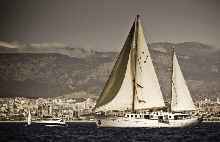 Yacht Southern Cross -  Profile