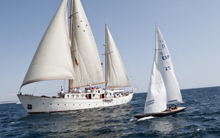 Yacht Southern Cross -  Sailing