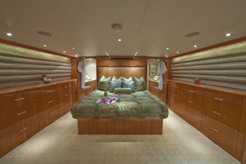 Yacht TEMPTATION - Master Cabin
