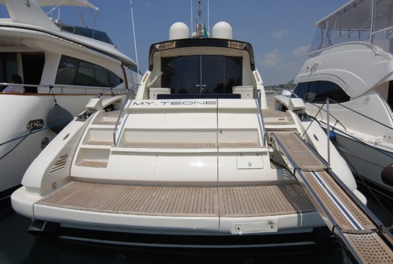 Yacht TEONE - Swim Platform