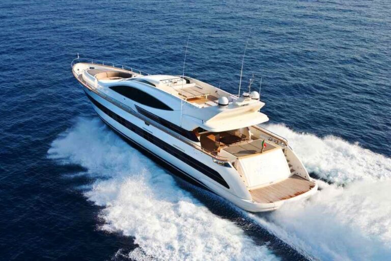 Yacht TOBY - Main