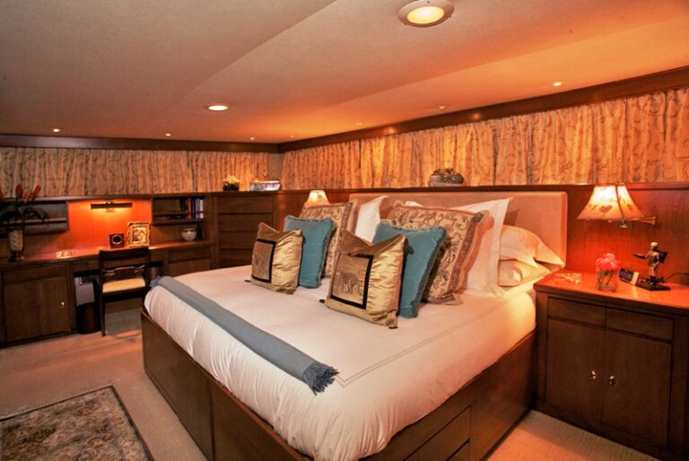 Yacht TRILOGY -  Master Cabin