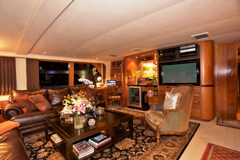 Yacht TRILOGY -  Salon