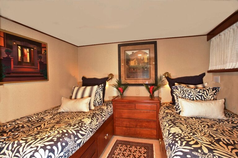 Yacht TRILOGY -  Twin Cabin 2