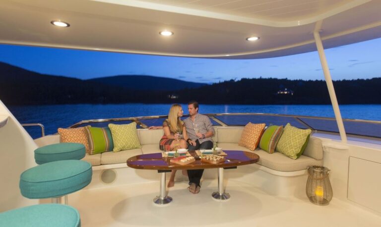 Yacht TRISARA -  Sundeck Seating