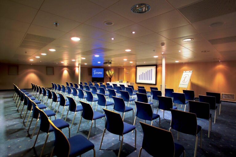 Yacht TURAMA - Conference Theater