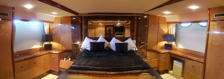 Yacht The Bridge -  Master Cabin