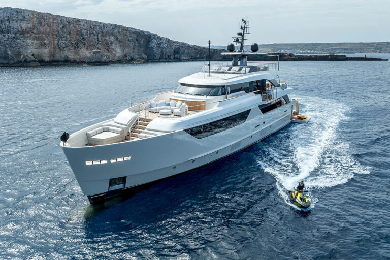 Yacht UNIQUE S