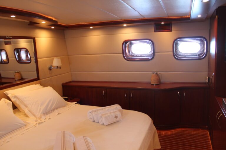 Yacht VANGUARD - Guest Cabin
