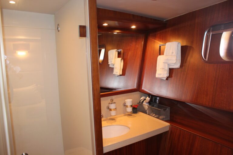 Yacht VANGUARD - Guest Ensuite