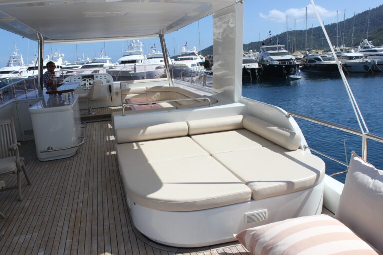 Yacht VANGUARD - Sundeck Sunbed