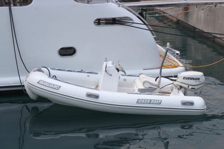 Yacht VANGUARD - Tender