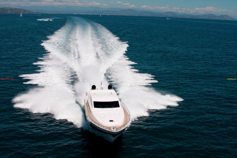 Yacht WELL DONE -  Main