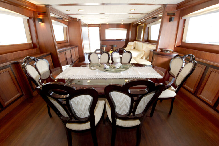 Yacht WOLF TWO - Formal DIning