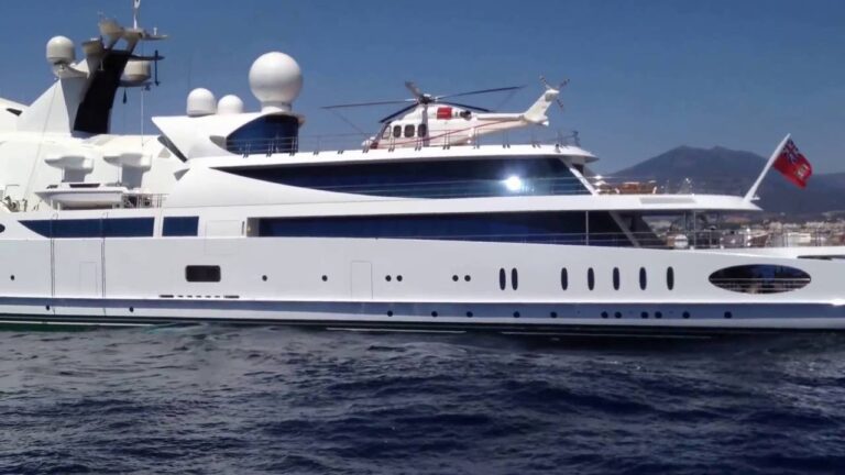 Yacht YAS With Helicopter