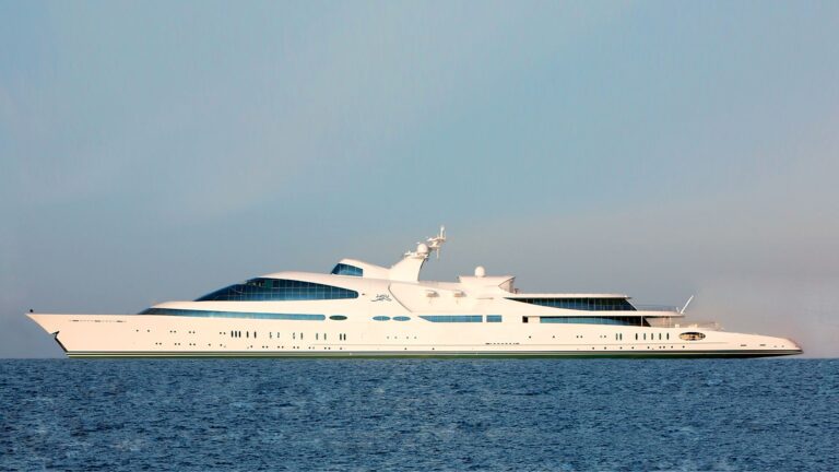 Yacht YAS