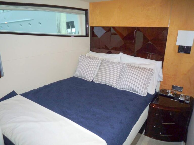 Yacht ZION - Guest Cabin