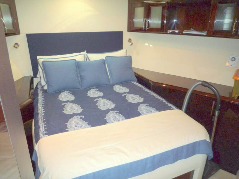 Yacht ZION - Master Cabin