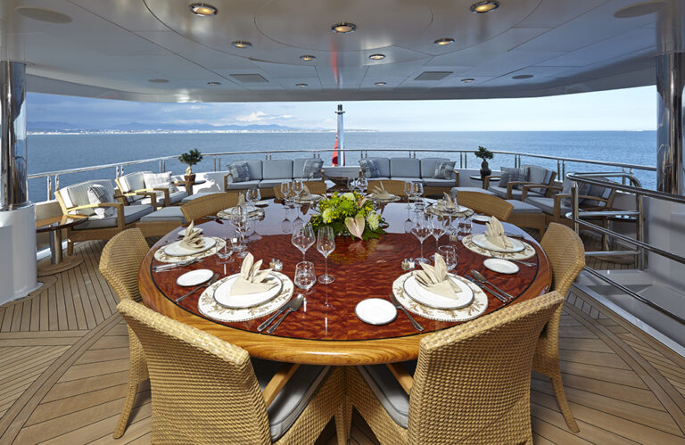 Yacht ZOOM ZOOM ZOOM - Upper Deck