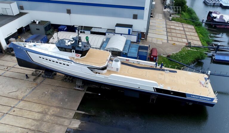 Yacht support vessel New Frontiers - Damen