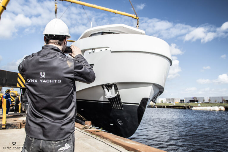 Yacht Support Vessel Roe Shadow Launched