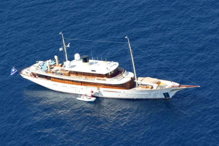 Yacht vajoliroja in Elba Italy