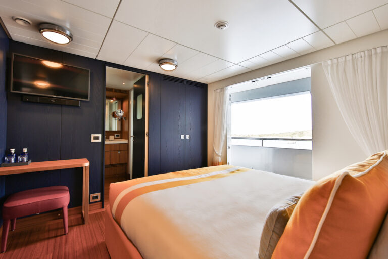 Yellow Cabin - Main Deck