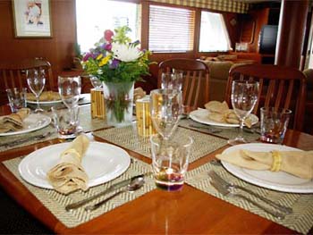 Yia Sou - Interior dining