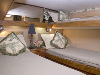 Yianola -  Twin Cabin
