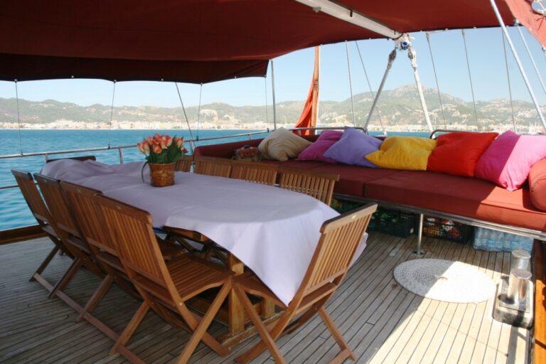 Yorgun 1 Dinning Aft Deck