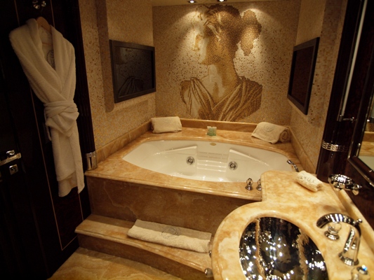 ZEUS - Master Ensuite