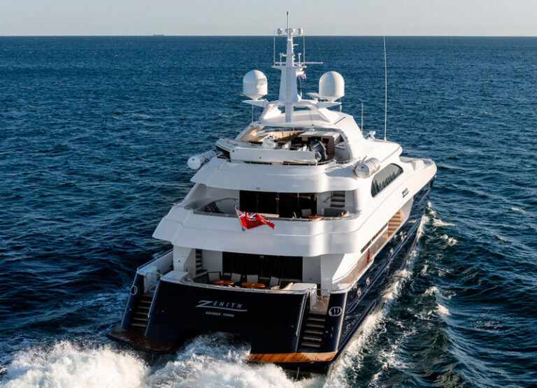 Zenith superyacht - rear view-001