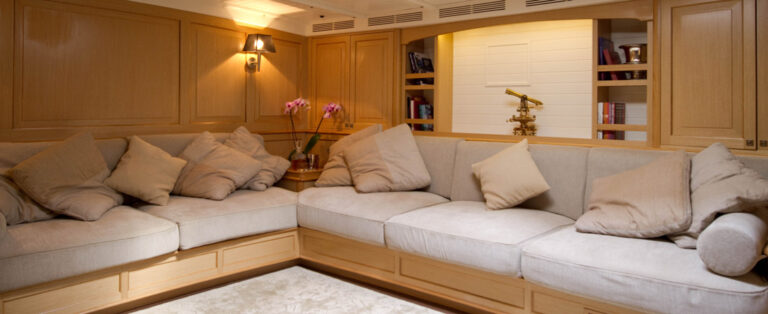 Zenith yacht - interior