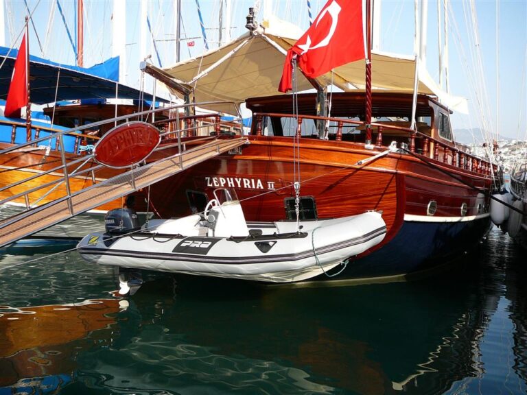 Zephyria II - at quay