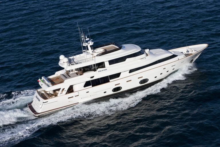 Ziacanaia Superyacht a 33 metre Crescendo Custom Line by Ferretti Navetta