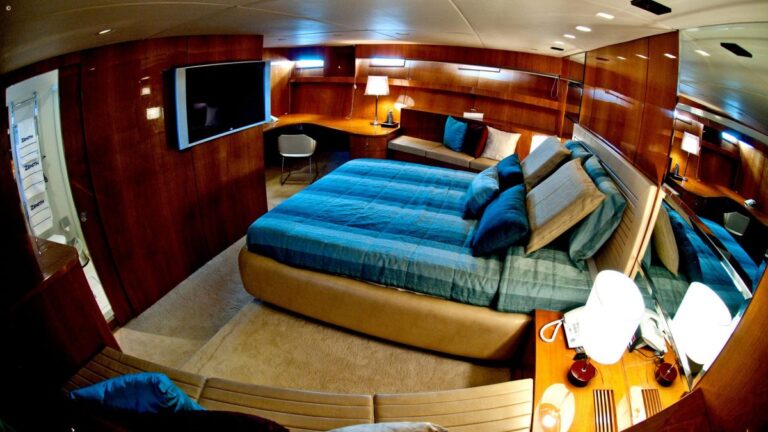 Spacious cabin