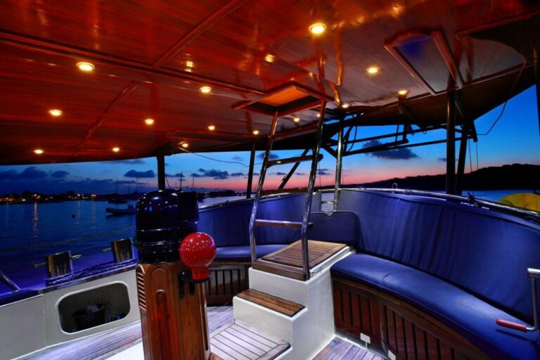 Charter yacht ADELAAR