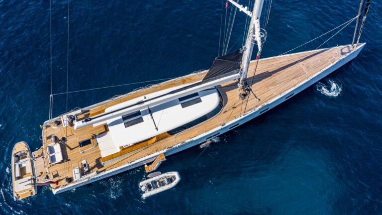 Aerial With Tenders