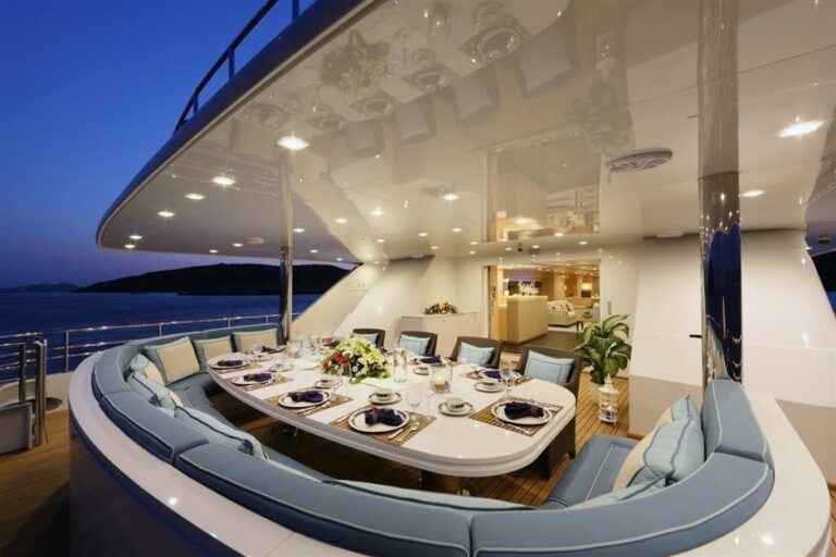 Aft Alfresco Dining Set Up