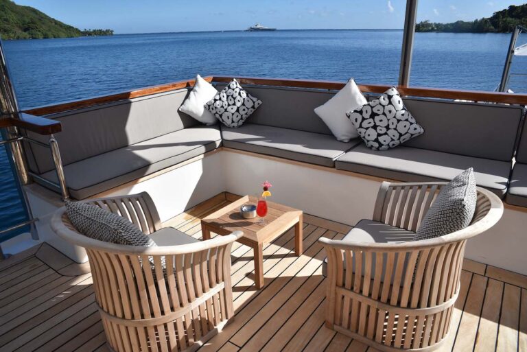 Aft  Deck Seating