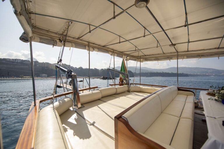 Aft Deck Sunbathing Area