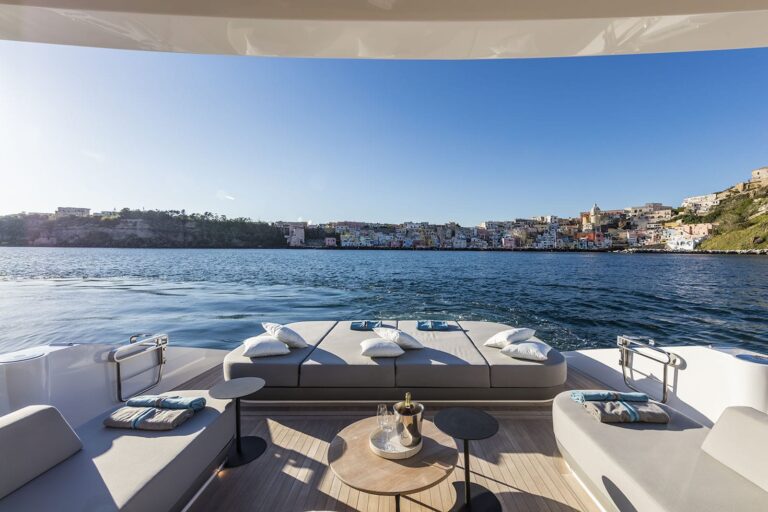 Aft Deck With Sunbathing Area