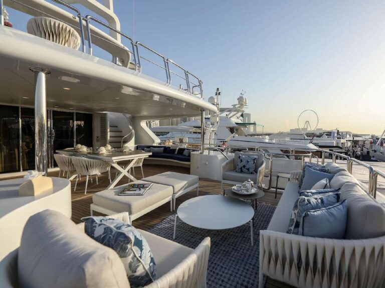 Aft Sitting Area