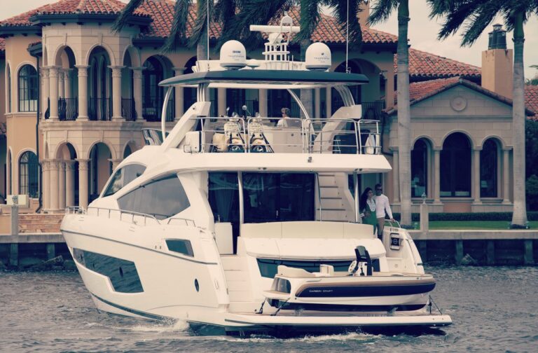 Aft With Tender - Sistership